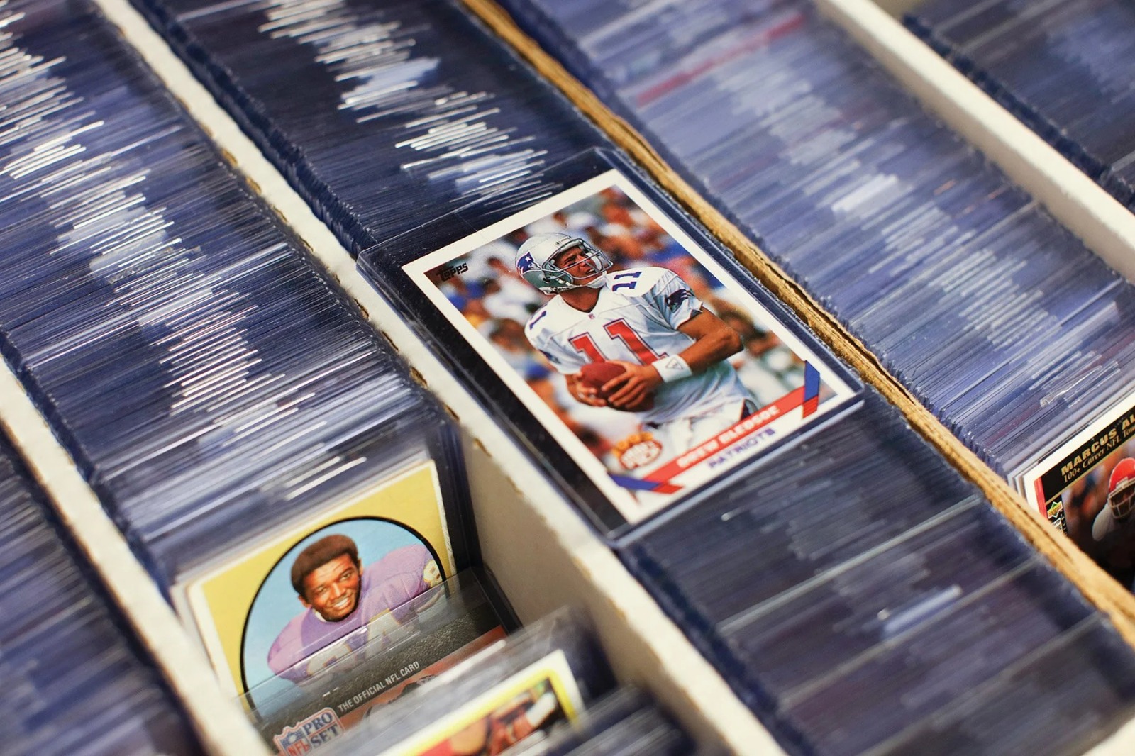 Football sports card collection guide
